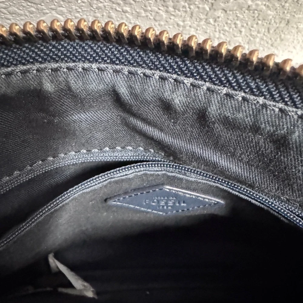 ‼️SALE‼️ $80 Fossil bag and wristlet wallet set~Excellent like new condition - Picture 8 of 12